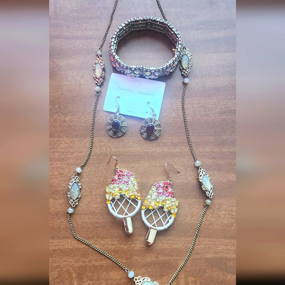 Jewelry bundle 5/$25